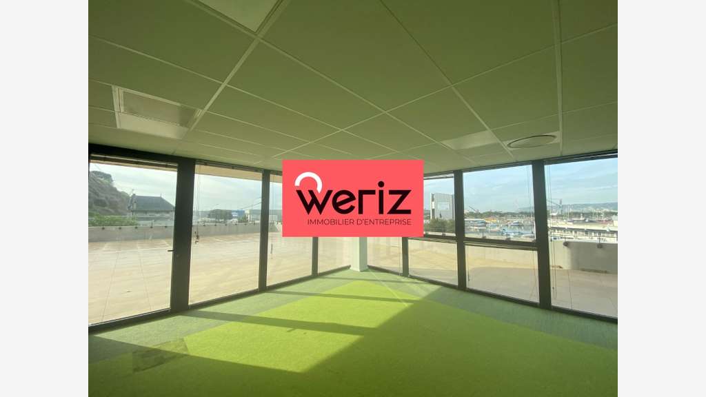 Loue bureaux lumineux 142m² avec vue mer Marseille