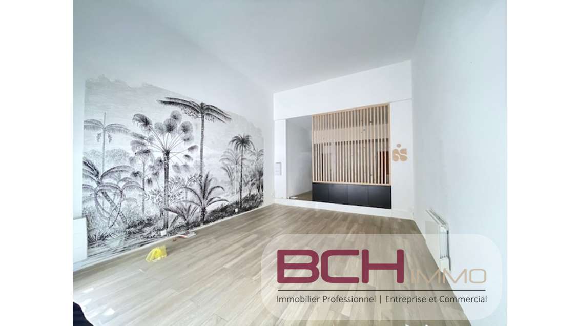 Vente local d'angle 150m² à Marseille Longchamp 