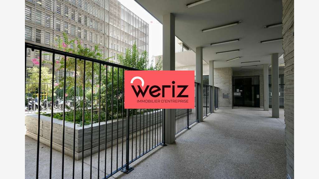 AV local commercial 223m² empl stratég Marseille