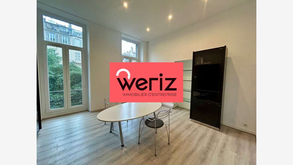 AV bureaux 204m² en RDC surélevé centre Marseille