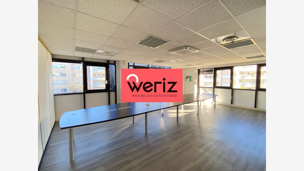 AV bureaux PMR 300m² lumineux à Marseille 13008