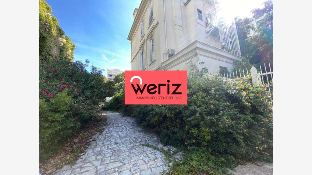 A louer hôtel particulier de 436m² à Marseille 08