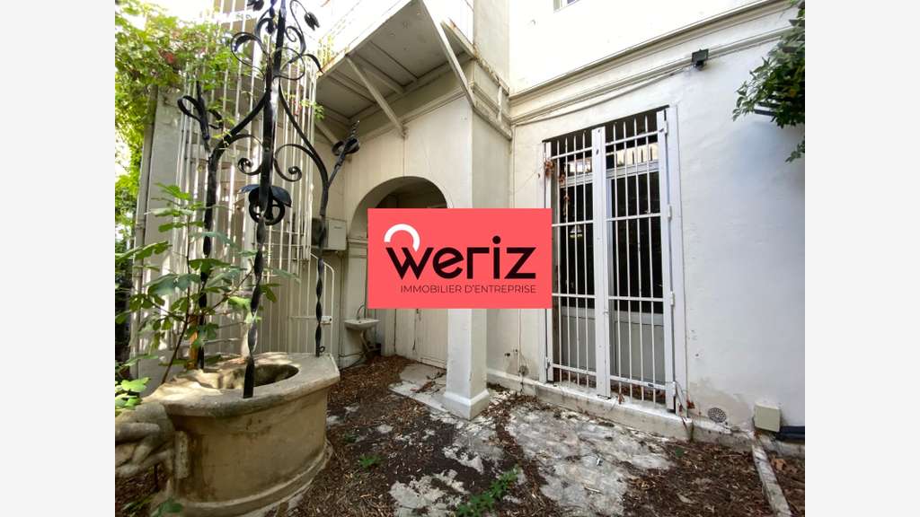 A louer hôtel particulier de 436m² à Marseille 08