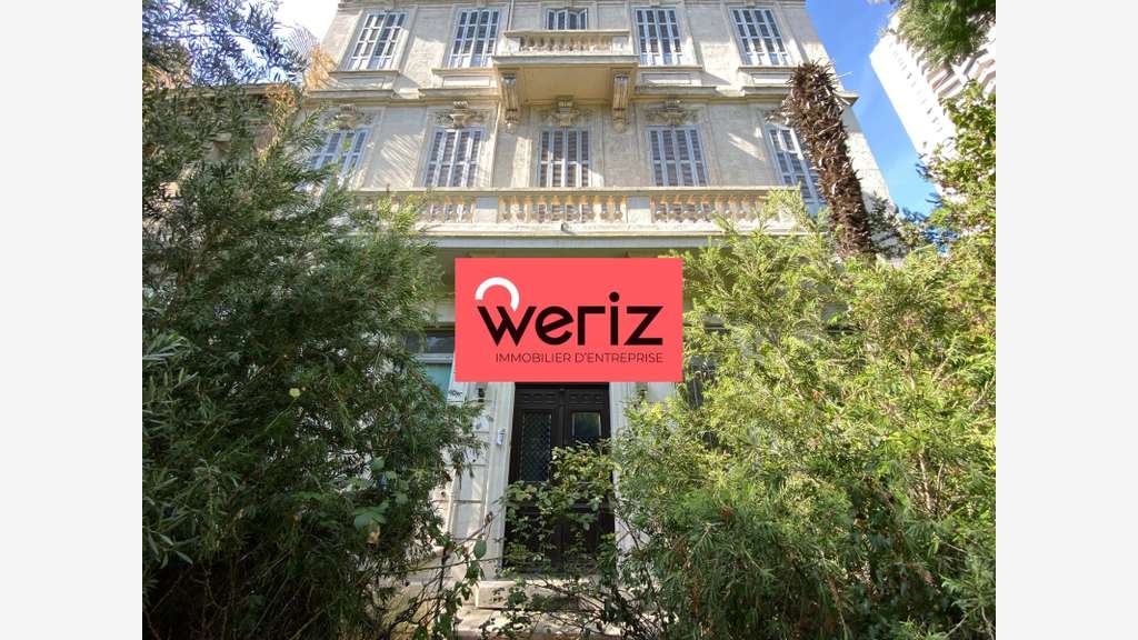 A louer hôtel particulier de 436m² à Marseille 08