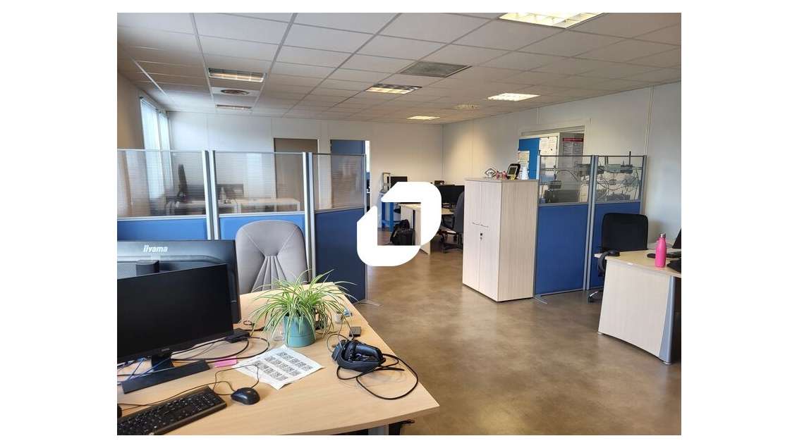 Vente Bureaux 750m² Martillac