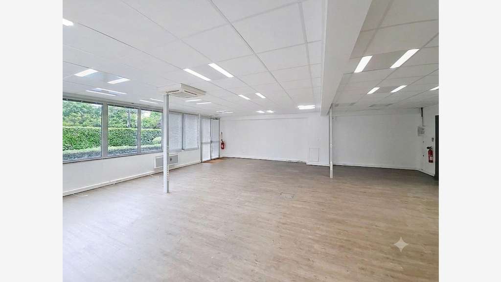 Vente bureaux 393m² prêts à l'emploi en za Massy
