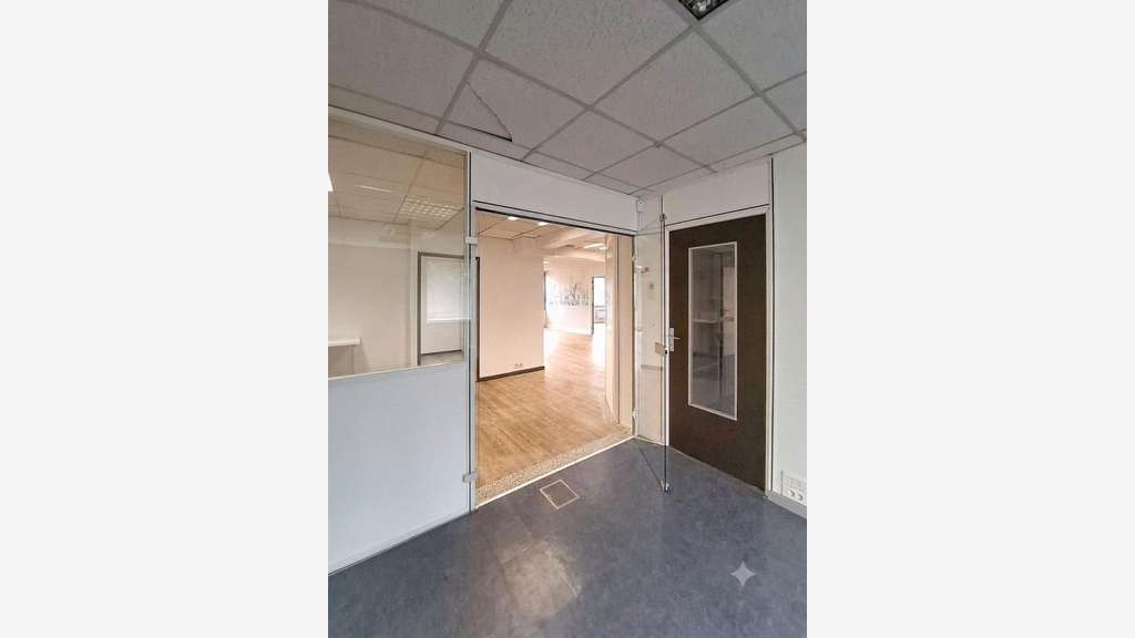 Vente bureaux 393m² prêts à l'emploi en za Massy