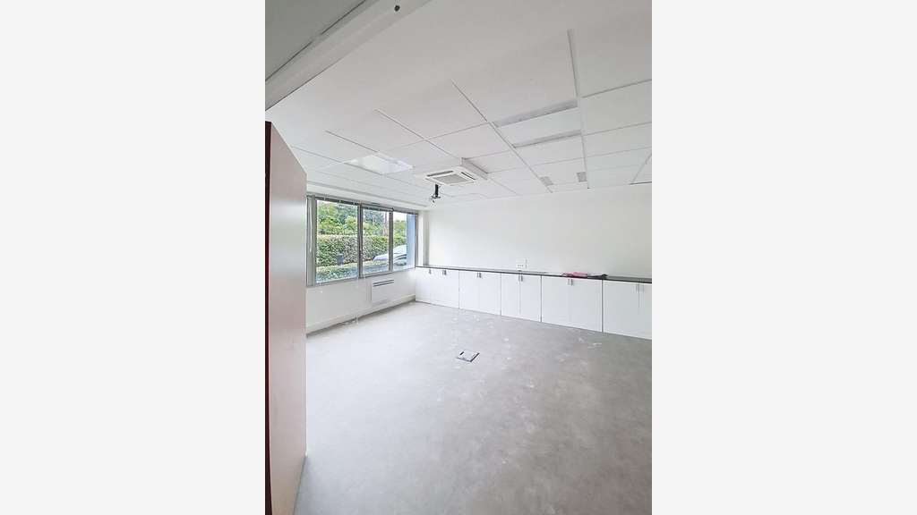 Vente bureaux 393m² prêts à l'emploi en za Massy