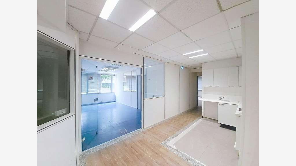Vente bureaux 393m² prêts à l'emploi en za Massy