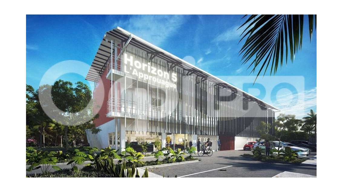 Bureau de 373m² à vendre au 1er étage à Matoury