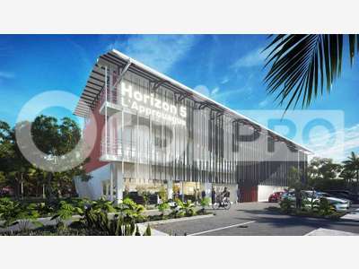 Bureau de 373m² à vendre au 1er étage à Matoury