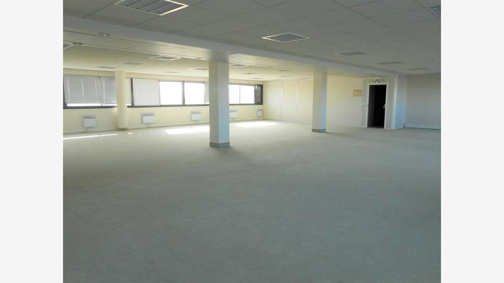 BUREAUX A FORT POTENTIEL DE REPOSITIONNEMENT