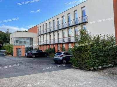 A vendre/louer immeuble de bureaux 1800m² Melesse