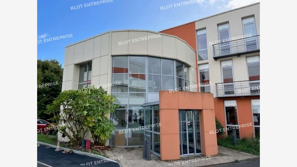 A vendre/louer immeuble de bureaux 1800m² Melesse