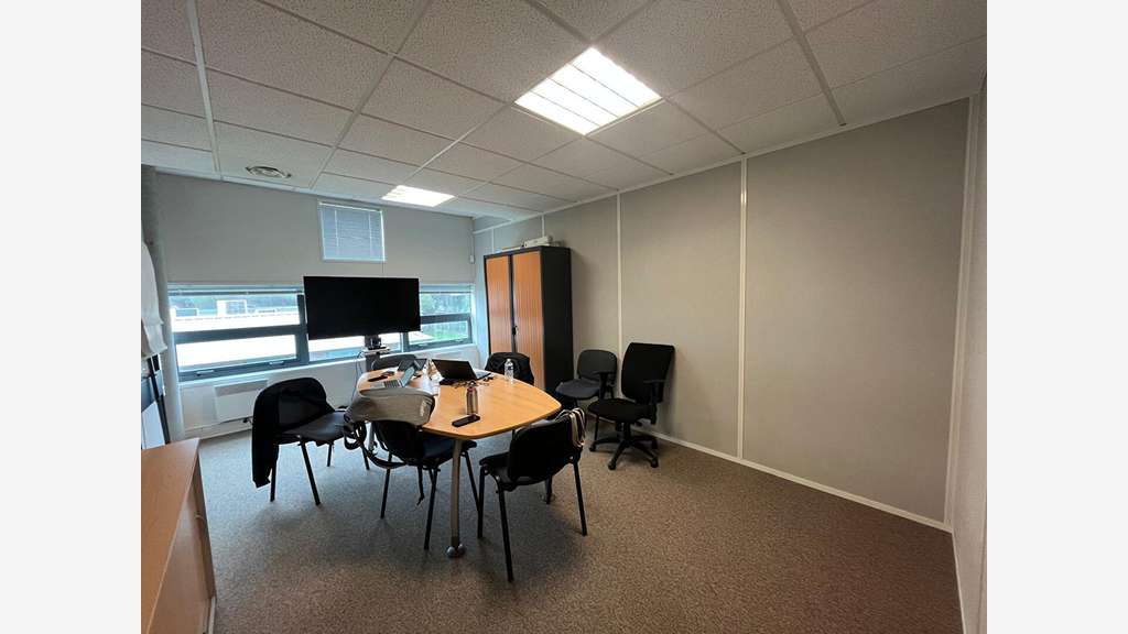AV bureaux 215m² à Mérignac proximité aéroport