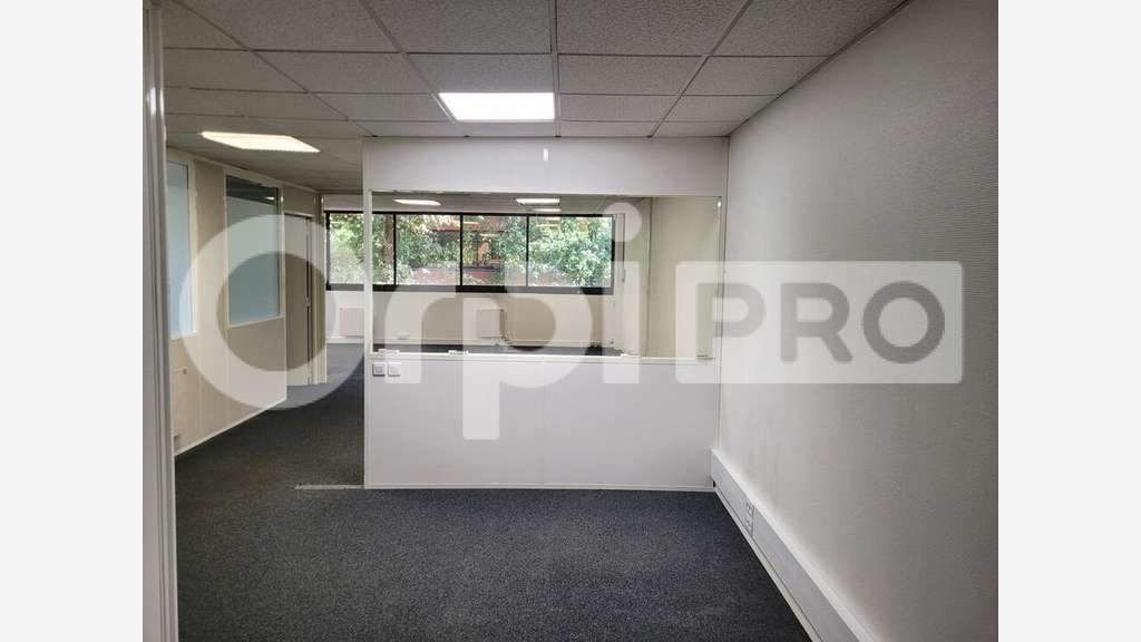 Bureau de 79m² à vendre en ZA à Mérignac