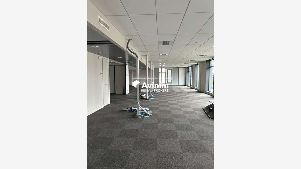 Bureaux haut standing à vendre PAE de La Bouvarde