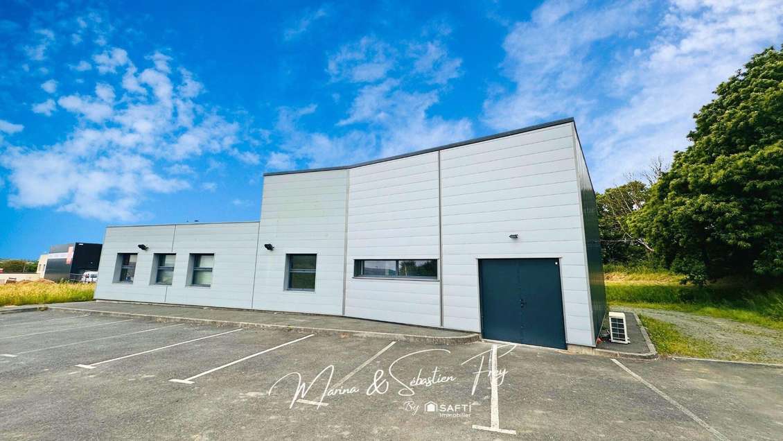 AV local commercial polyvalent Zone de Kerfolic