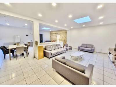 Local 133m² avec terrasse et jardinet à Miramas