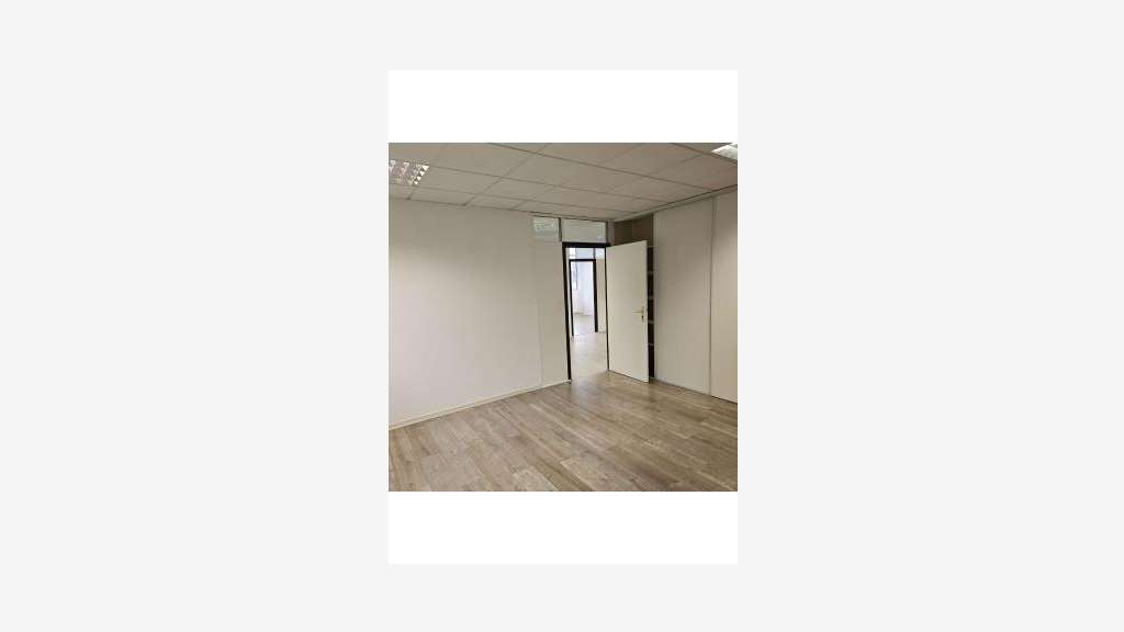 A louer bureau 200m² R+1 à Avignon Agroparc