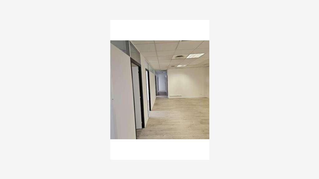 A louer bureau 200m² R+1 à Avignon Agroparc