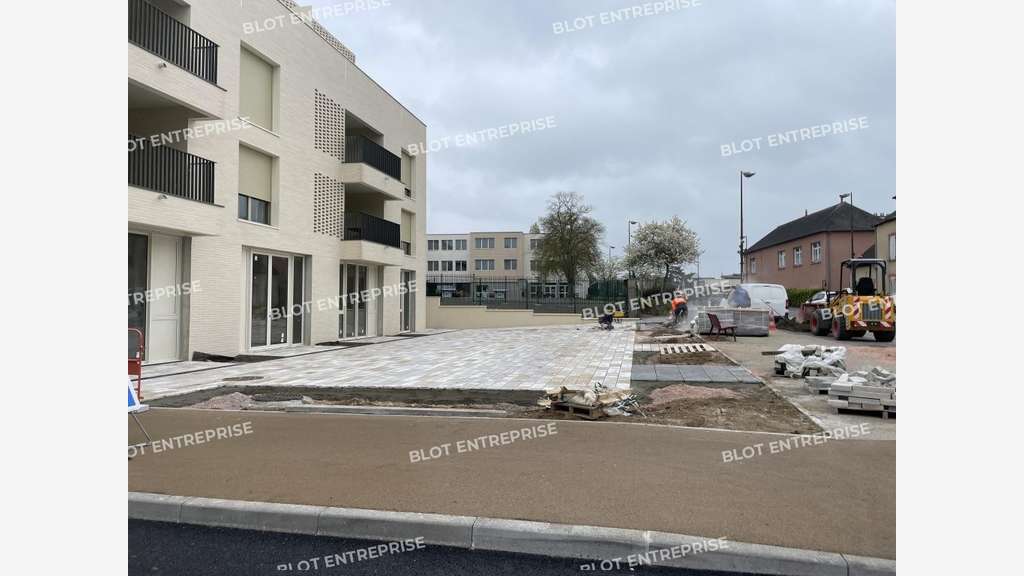 AV locaux commerciaux 113m² Montauban de Bretagne