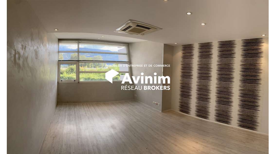 AV  bureaux 273m² façade autoroute Montbonnot 