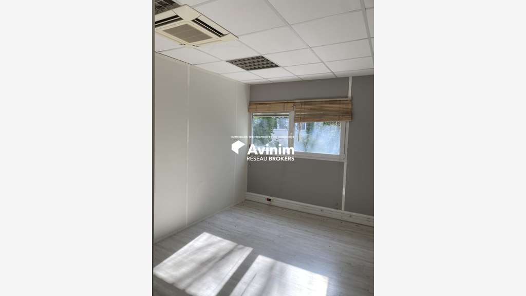 AV  bureaux 273m² façade autoroute Montbonnot 