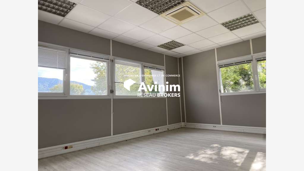 AV  bureaux 273m² façade autoroute Montbonnot 