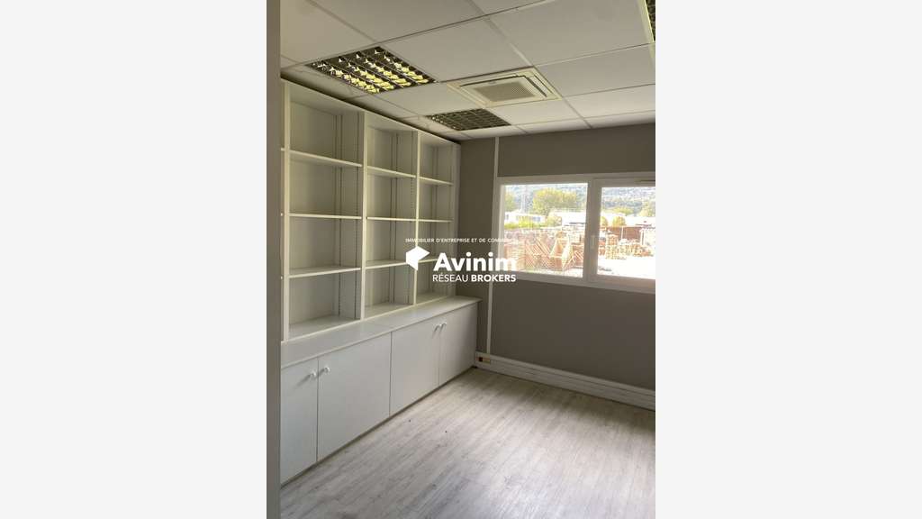 AV  bureaux 273m² façade autoroute Montbonnot 