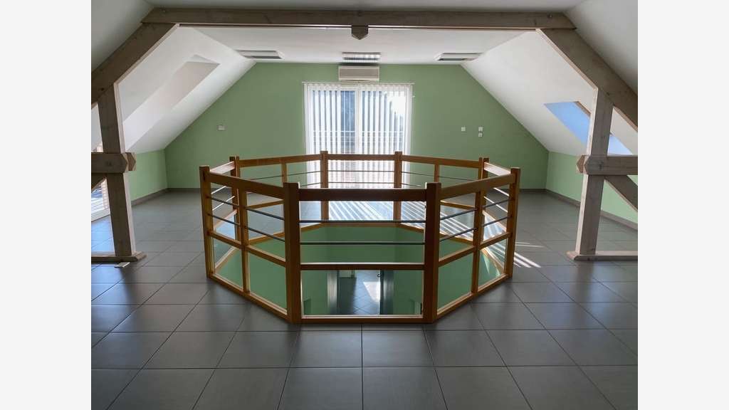 A vendre bureaux 300m² à Montceau-les-Mines