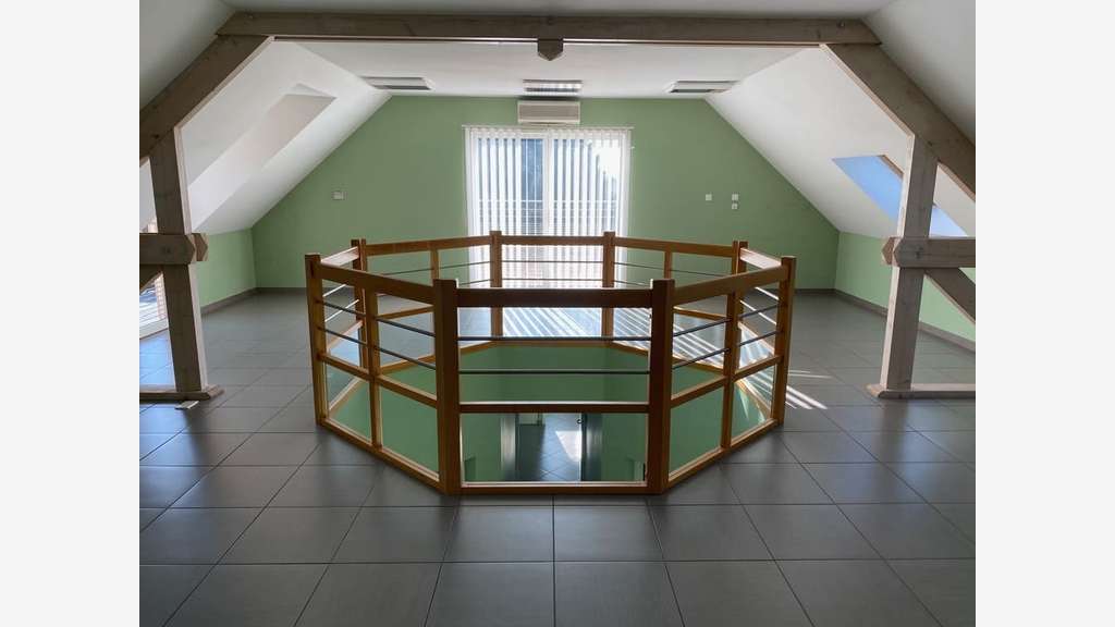 À vendre bureaux de 300m² à Montceau-les-Mines 