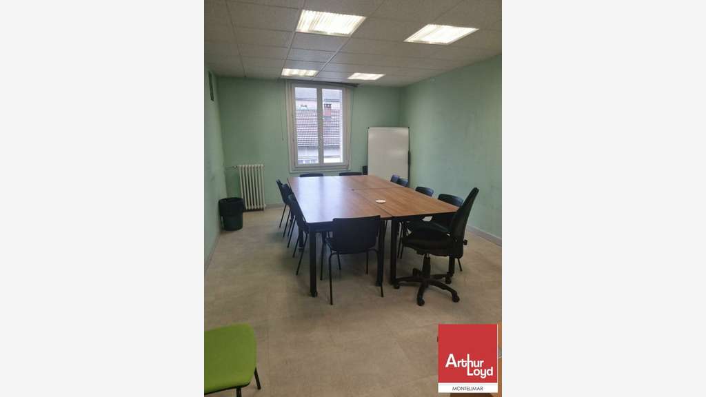 Immeuble de bureaux à vendre à Montélimar 