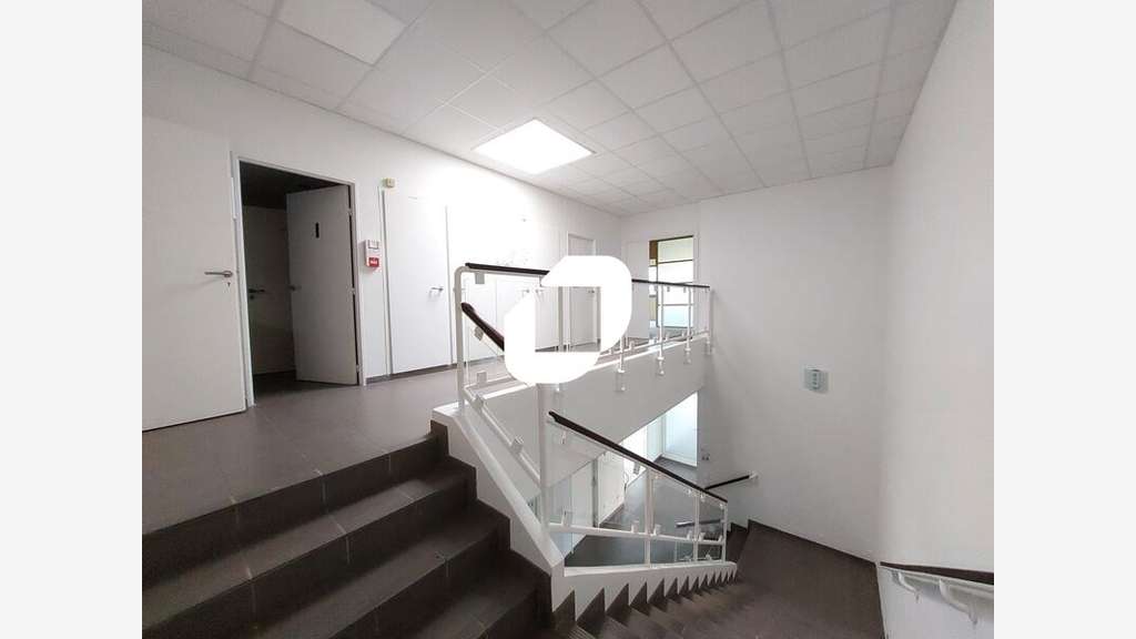 Vente Bureaux 821m² Montigny le bretonneux