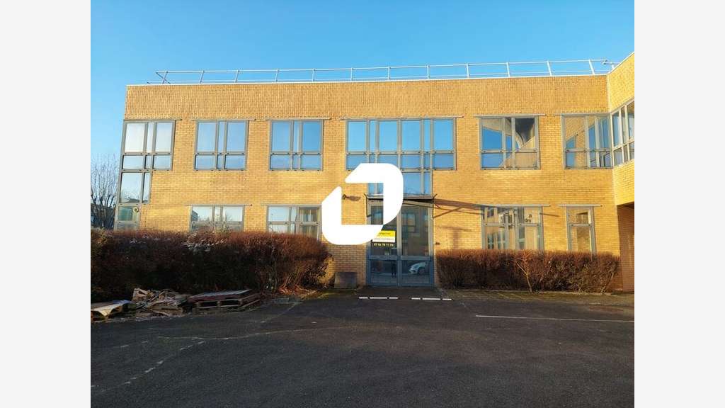 Vente Bureaux 821m² Montigny le bretonneux