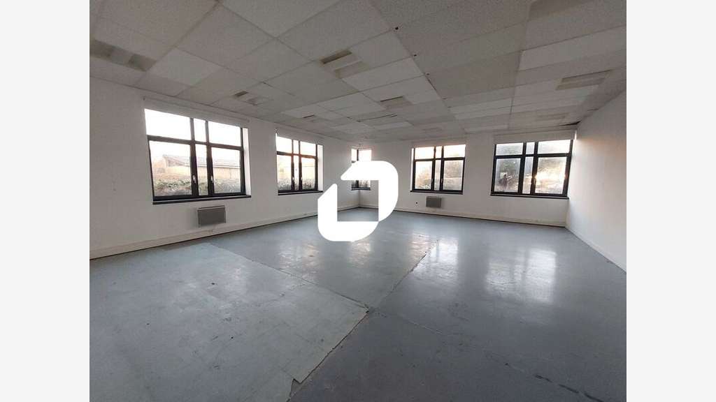 Vente Bureaux 821m² Montigny le bretonneux