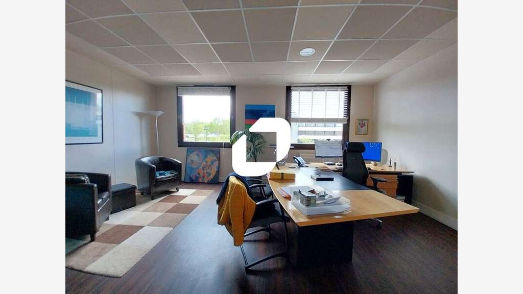 Vente Bureaux 197m² Montigny le bretonneux
