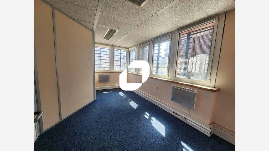 Vente Bureaux 2592m² Montigny le bretonneux
