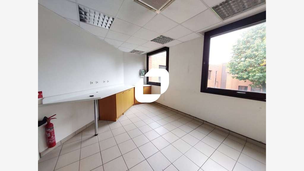 Vente Bureaux 188m² Montigny le bretonneux