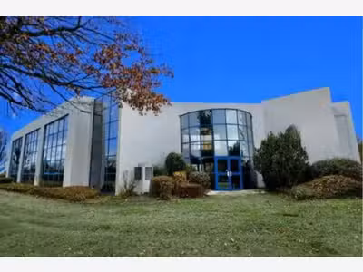 À vendre ou à louer – Bureaux de 1 260 m² à Monti