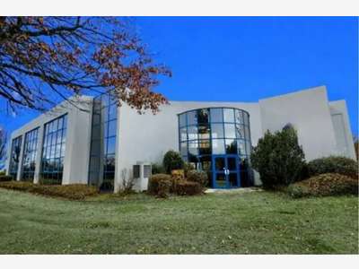 À vendre ou à louer – Bureaux de 1 260 m² à Monti