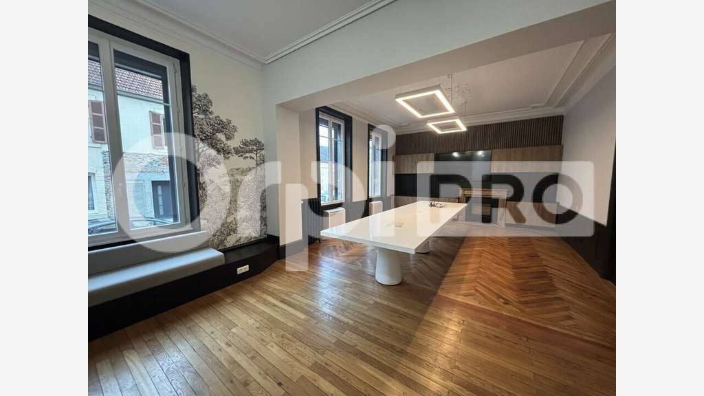 Bureau 282m² à vendre à Montluçon centre