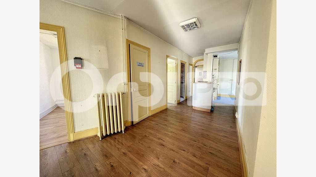 Bureau 147m² R+3 à vendre à Montluçon