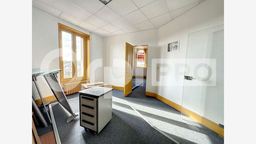 Bureau 147m² R+3 à vendre à Montluçon