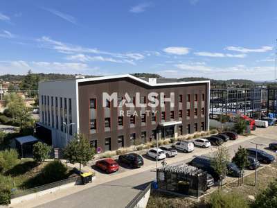 A vendre bureaux 904m² divisibles à Montluel