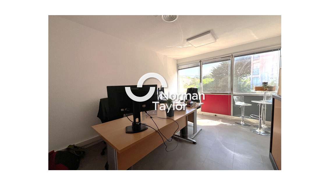 Vente bureaux 252m² R+2 à Montpellier Pompignane 