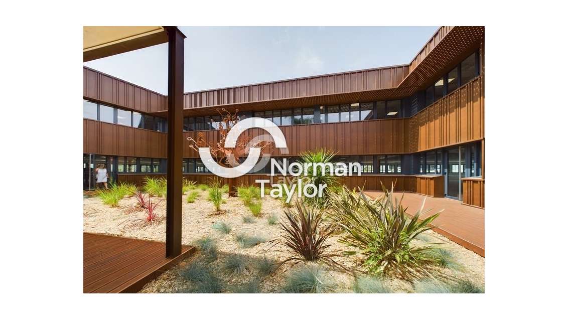 AV bureaux neufs 3266m² divisibles 591m² R+1