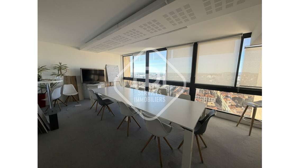 Vente bureaux 350m² R+17 à Montpellier centre