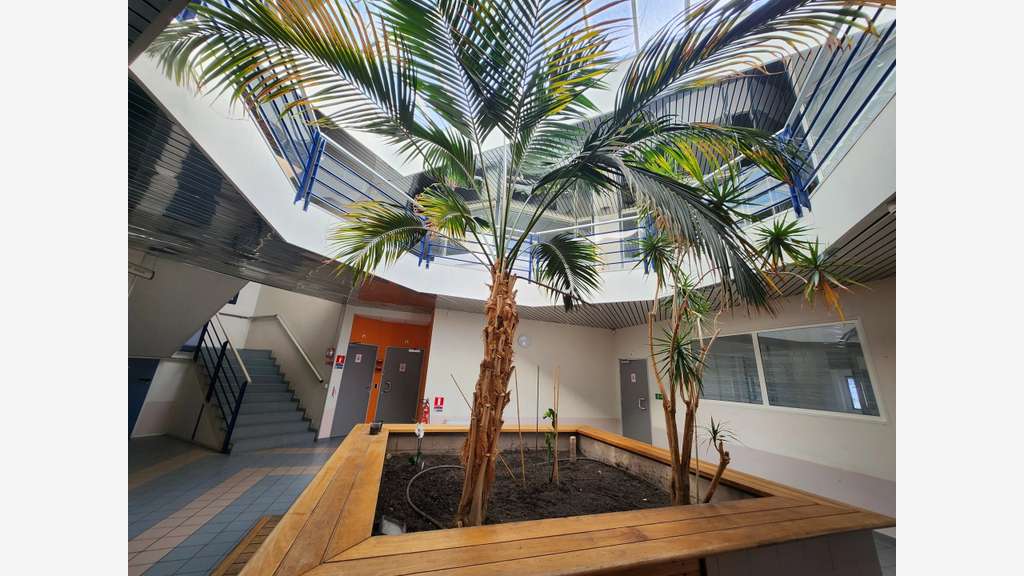 AV immeuble tertiaire 1 540m² à Montpellier Nord