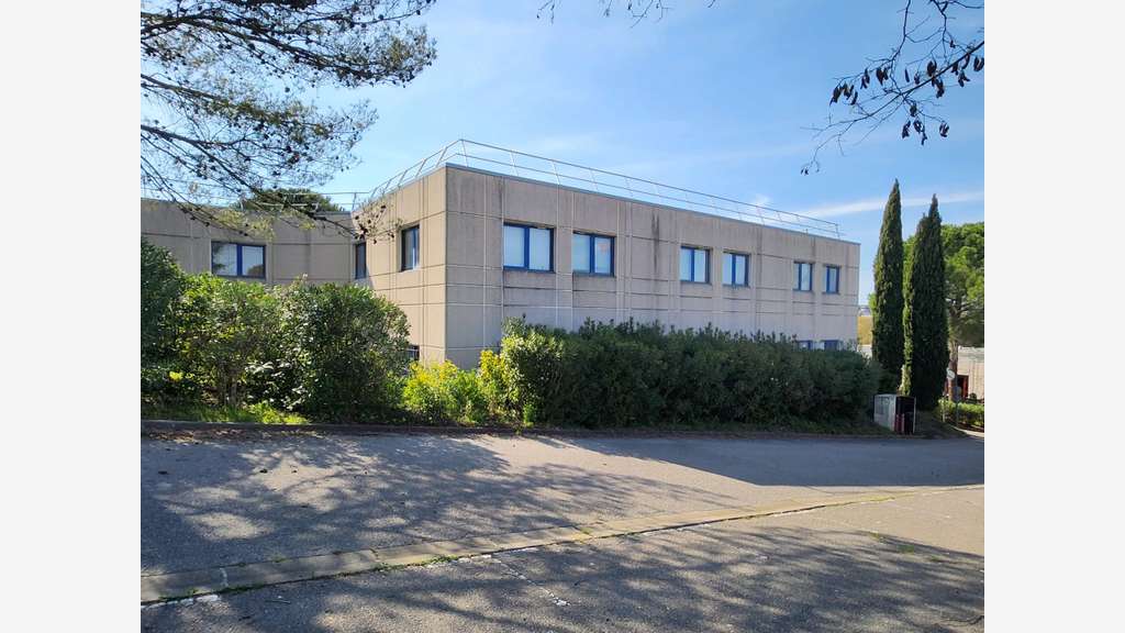 AV immeuble tertiaire 1 540m² à Montpellier Nord
